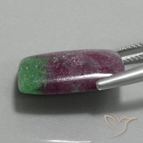 Rubí-Zoisita Multicolor natural de 16.97 ct, Corte Baguette, Opaco