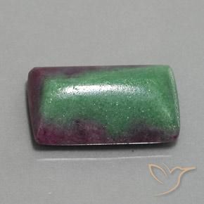 Rubí-Zoisita Multicolor natural de 16.86 ct, Corte Baguette, Opaco
