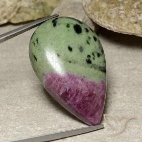 Rubí-Zoisita Multicolor natural de 62.20 ct, En forma de pera, Opaco