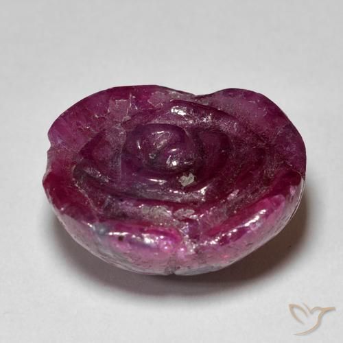 Rubí-Zoisita Medium Dark Reddish-Purple natural de 18.36 ct, Corte Flor, Opaco