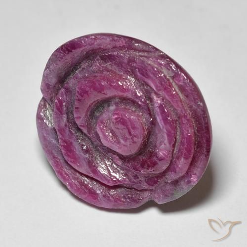 Rubí-Zoisita Púrpura ciruela natural de 20.63 ct, Corte Flor, Opaco