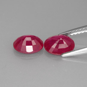 Gemas de rubí rojo natural de  ct, corte óvalo, VS-SI