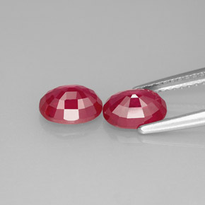 Gemas de rubí rojo natural de  ct, corte óvalo, VS-SI