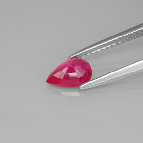 Rubí rojo natural de 0,90 ct, en forma de pera, VS-SI