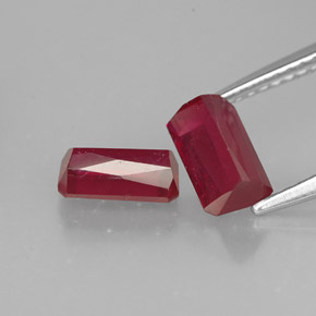 Gemas de rubí rojo natural de  ct, corte esmeralda, SI