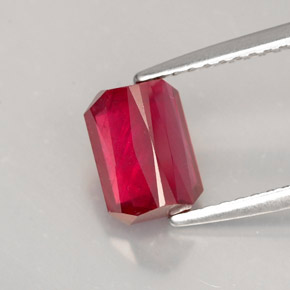 Rubí rojo natural de 1,82 ct, corte esmeralda, SI