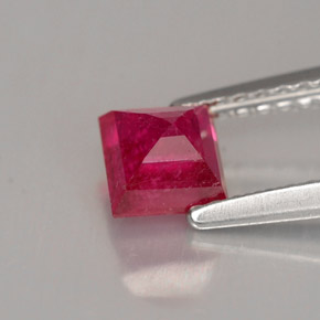 Rubí rojo natural de 0,85 ct, cuadrado, SI