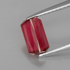 Rubí rojo natural de 1,30 ct, corte esmeralda, VS-SI