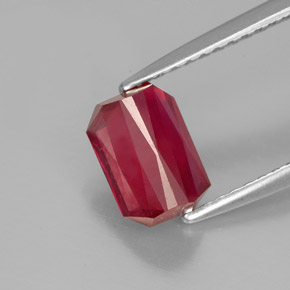 Rubí rojo natural de 1,67 ct, corte esmeralda, SI
