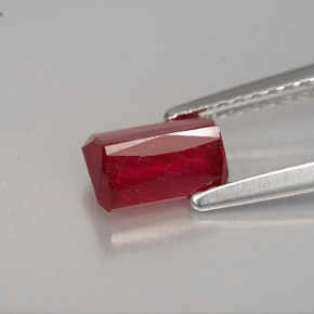 Rubí rojo natural de 1,31 ct, corte esmeralda, VS-SI