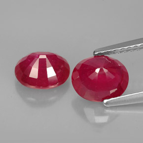 Gemas de rubí rojo natural de  ct, corte óvalo, VS-SI