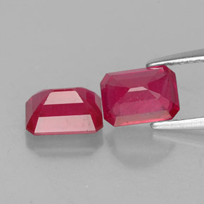 Gemas de rubí rojo natural de  ct, corte esmeralda, VS-SI