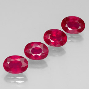 Gemas de rubí rojo natural de  ct, corte óvalo, SI