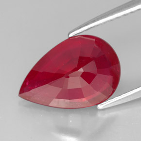 Rubí rojo natural de 3,68 ct, en forma de pera, SI