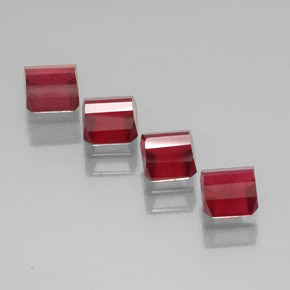 Gemas de rubí rojo natural de  ct, corte esmeralda, SI