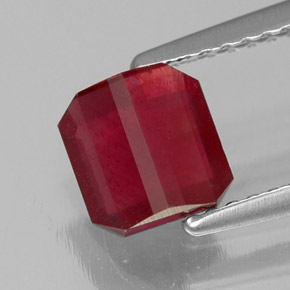 Rubí rojo natural de 1,47 ct, corte esmeralda, SI