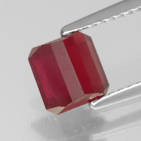 Rubí rojo natural de 1,92 ct, corte esmeralda, SI