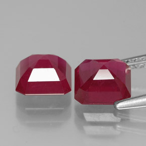 Gemas de rubí rojo natural de  ct, corte esmeralda, SI