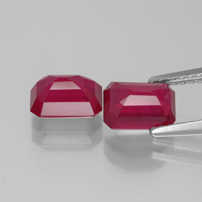 Gemas de rubí rojo natural de  ct, corte esmeralda, VS-SI