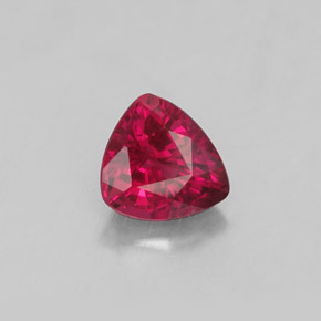 Rubí rojo natural de 0,61 ct, trillón, SI