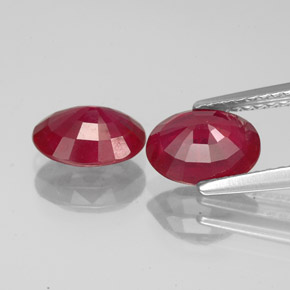 Gemas de rubí rojo natural de  ct, corte óvalo, VS-SI