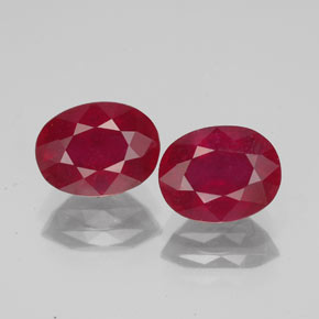 Gemas de rubí rojo natural de  ct, corte óvalo, VS-SI