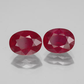 Gemas de rubí rojo natural de  ct, corte óvalo, VS-SI