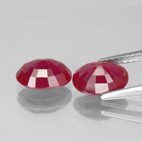 Gemas de rubí rojo natural de  ct, corte óvalo, VS-SI