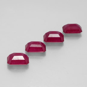 Gemas de rubí rojo natural de  ct, corte esmeralda, VS-SI