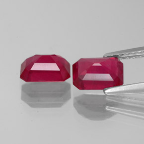Gemas de rubí rojo natural de  ct, corte esmeralda, VS-SI