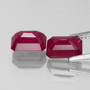 Gemas de rubí rojo natural de  ct, corte esmeralda, VS-SI