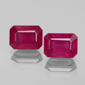 Gemas de rubí rojo natural de  ct, corte esmeralda, VS-SI