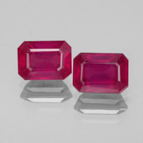 Gemas de rubí rojo natural de  ct, corte esmeralda, VS-SI