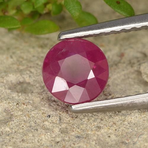 Rubí Rojo medio natural de 0.84 ct, Redondo, VS-SI