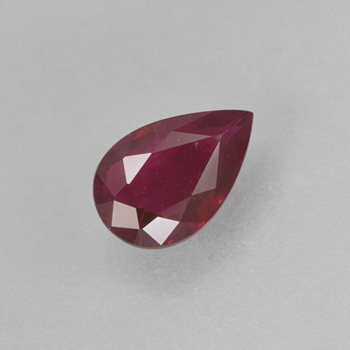 Rubí rojo vino natural de 0,37 ct, en forma de pera, VS-SI