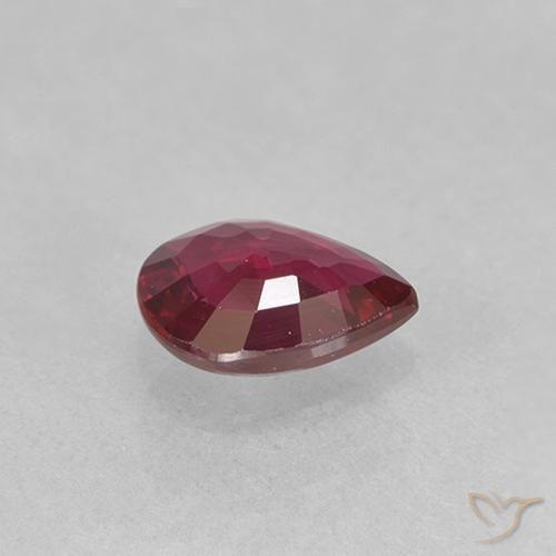 Rubí Rojo oscuro natural de 0.31 ct, En forma de pera, VS-SI