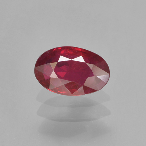 Rubí Rojo medio natural de 0.50 ct, Corte Óvalo, VS-SI