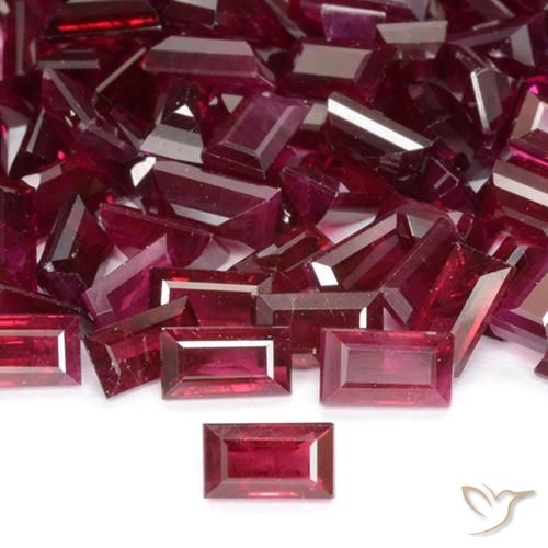 Rubí Rojo medio natural de 0.26 ct, Corte Baguette, VS-SI