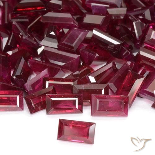Rubí Rojo medio natural de 0.26 ct, Corte Baguette, VS-SI