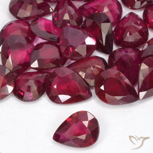 Rubí Rojo medio natural de 0.34 ct, En forma de pera, VS-SI