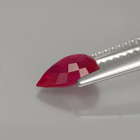 Rubí rojo natural de 1,07 ct, en forma de pera, VS