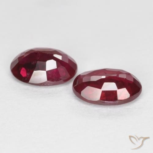 Gemas de Rubí Rojo oscuro natural de 1.11 ct, Ovalada, VS-SI