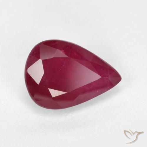 Rubí Rojo oscuro natural de 1.04 ct, En forma de pera, VS-SI