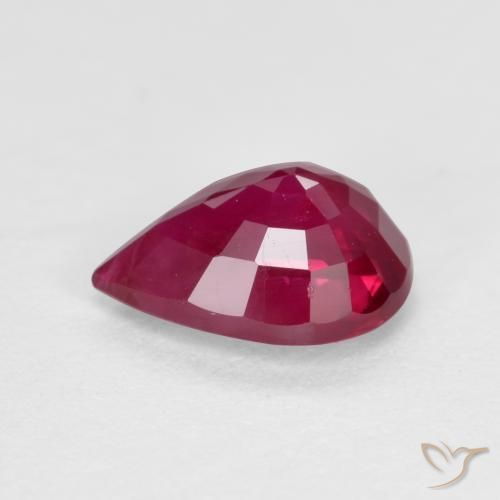 Rubí Rojo oscuro medio natural de 1.01 ct, En forma de pera, VS-SI