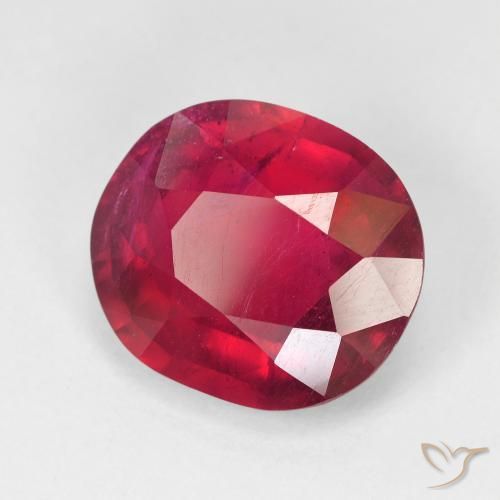 Rubí Rojo medio natural de 8.60 ct, Ovalada, VS