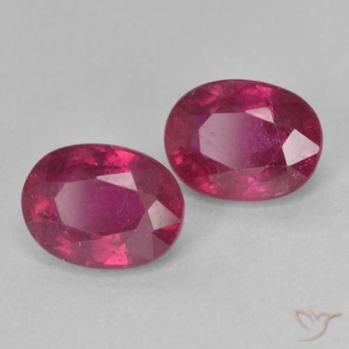 Gemas de Rubí Medium Dark-Red natural de 3.84 ct, Ovalada, VS