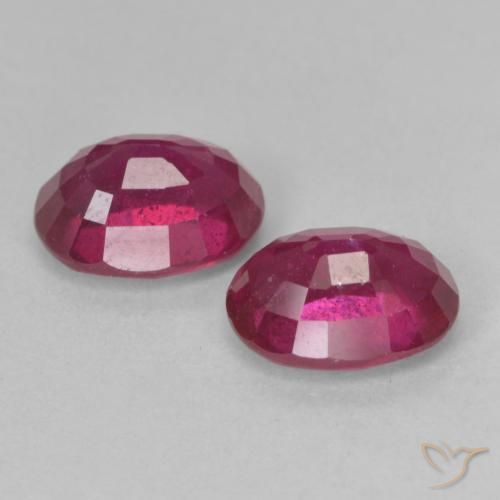 Gemas de Rubí Medium Dark-Red natural de 3.84 ct, Ovalada, VS