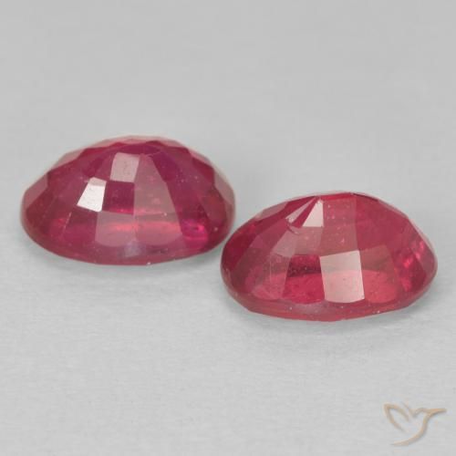 Gemas de Rubí Medium Dark-Red natural de 2.62 ct, Ovalada, VS