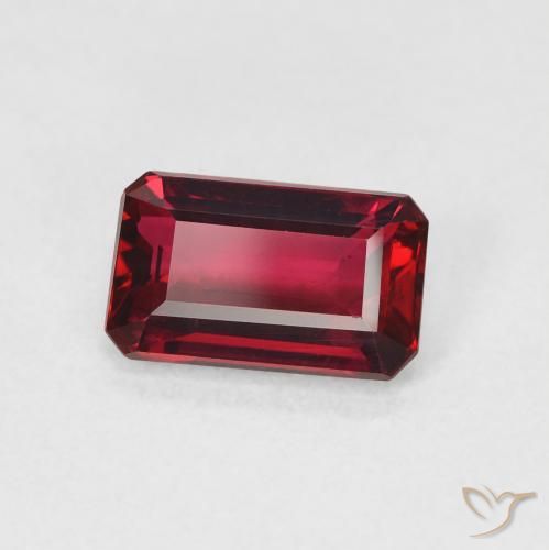Rubí Rojo intenso natural de 1.57 ct, Corte Octágono / Esmeralda, VVS-VS