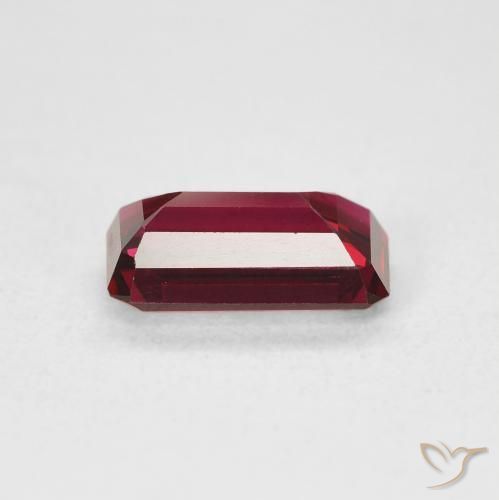 Rubí Rojo intenso natural de 1.57 ct, Corte Octágono / Esmeralda, VVS-VS